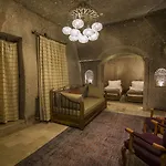 Hotel Hera Cave