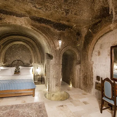 Hera Cave Готель