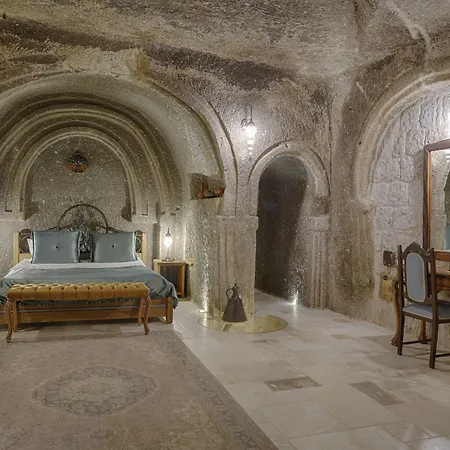Готель Hera Cave