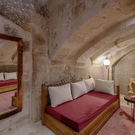 Hera Cave Готель