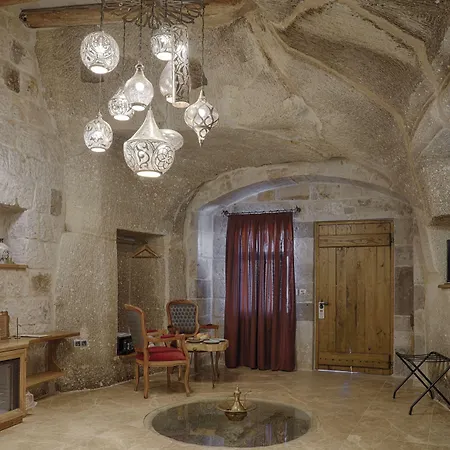 Hera Cave Готель